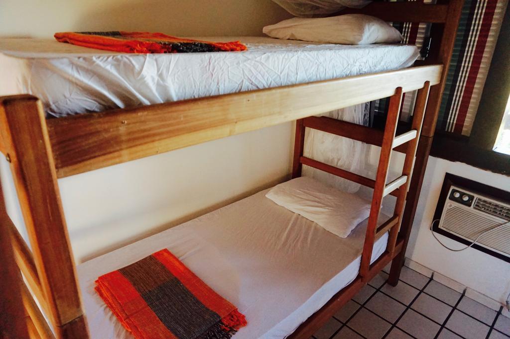 Novos Baianos Hostel E Pousada Porto Seguro Ngoại thất bức ảnh Bunk beds
