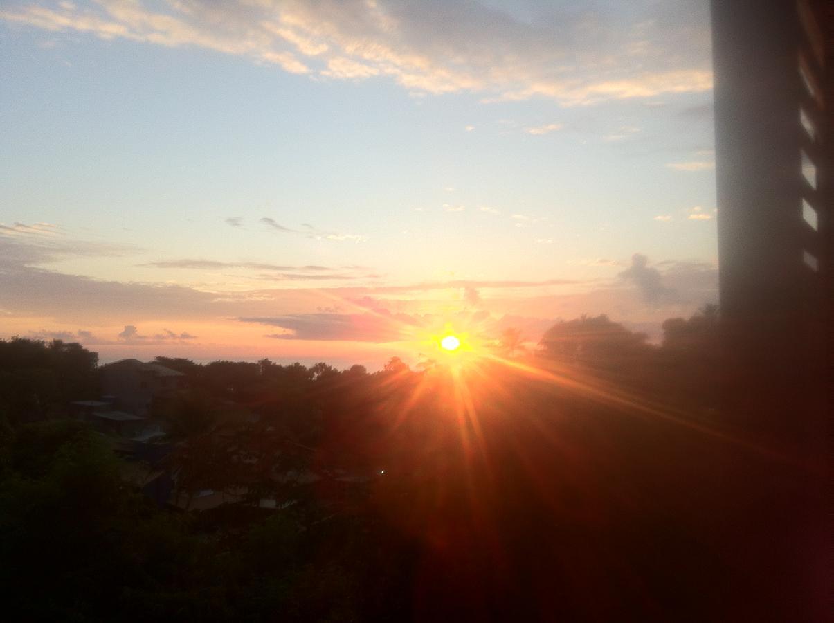 Novos Baianos Hostel E Pousada Porto Seguro Ngoại thất bức ảnh Sunset in the village